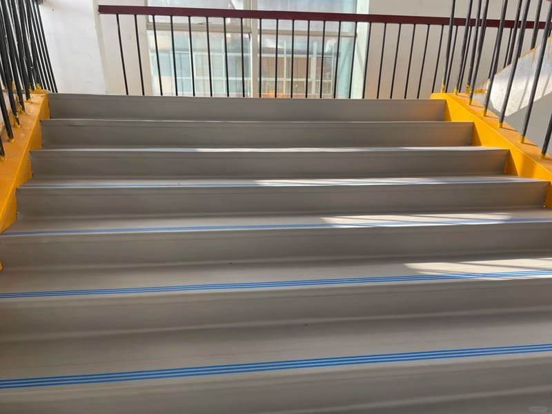 Reparación casera de burbujas en suelos de vinilo